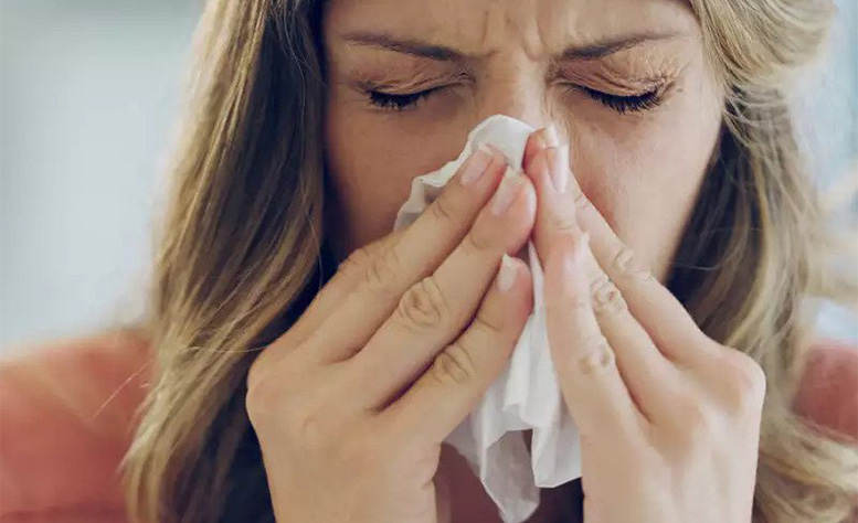 Dr. Manoj Maske offering best Allergic Rhinitis treatment in Thane West, Mumbai, renowned as the best Pulmonologist & Chest Physician in Thane Mumbai. 