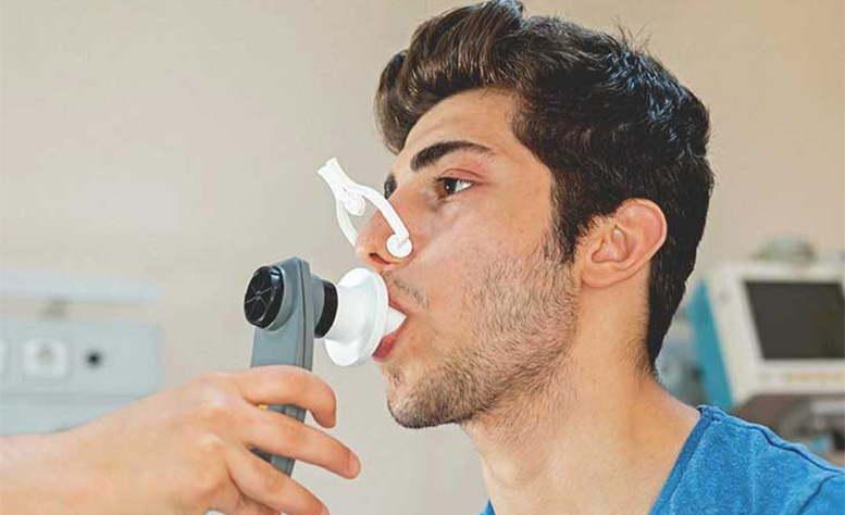 Consult Dr. Manoj Maske for Spirometry Lung Test in Thane West, Mumbai, the best Pulmonologist & Chest Physician in Thane West, Mumbai for lung health assessment.